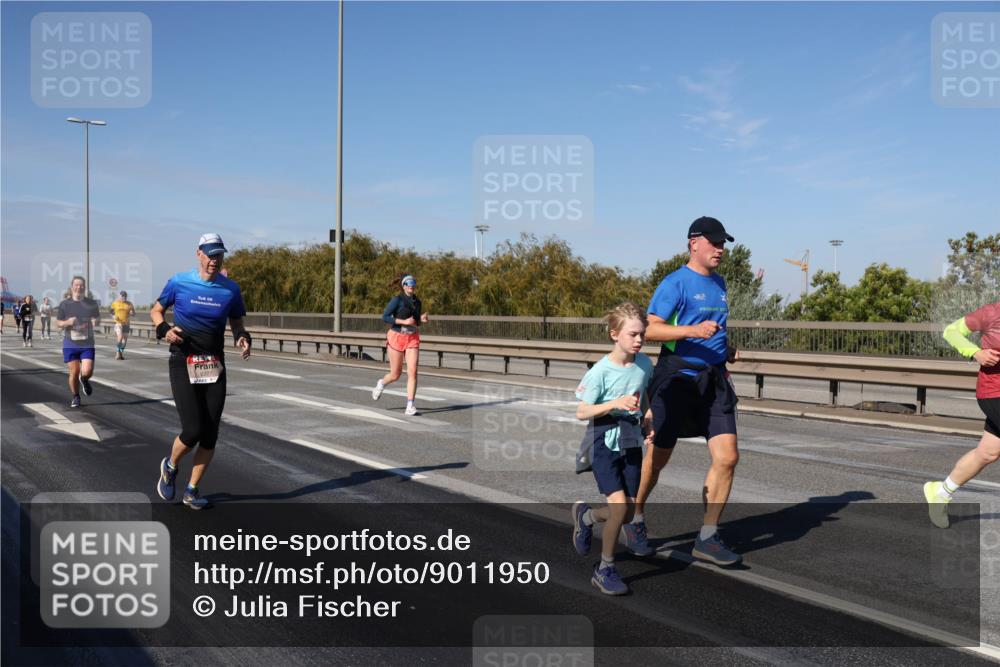 03.10.2025 - Köhlbrandbrückenlauf Julia Fischer http://msf.ph/oto/9011950 03.10.2025 13:01:17 Position 3 09, 6377 meine-sportfotos.de