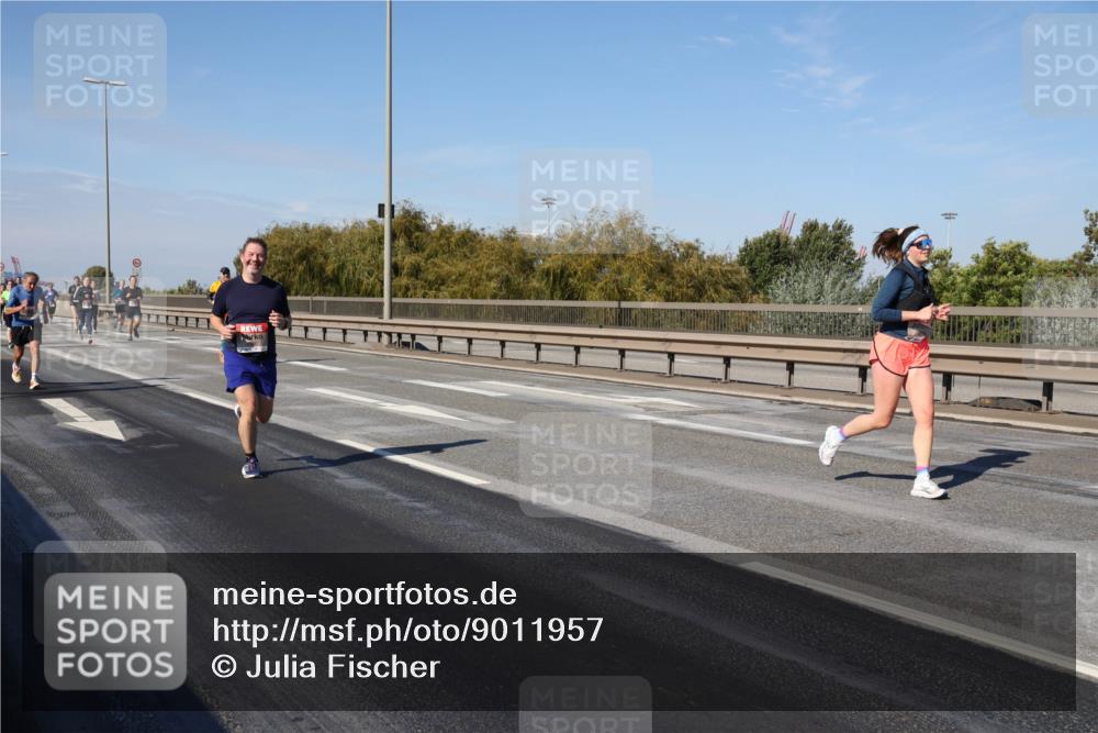 03.10.2025 - Köhlbrandbrückenlauf Julia Fischer http://msf.ph/oto/9011957 03.10.2025 13:01:19 Position 3  meine-sportfotos.de