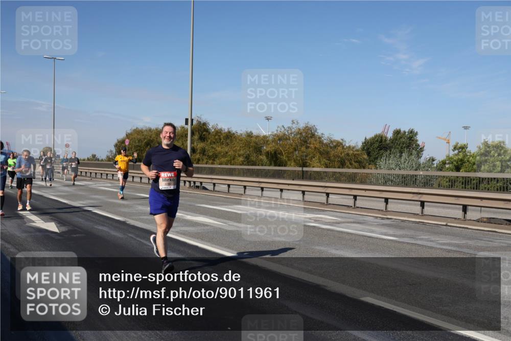 03.10.2025 - Köhlbrandbrückenlauf Julia Fischer http://msf.ph/oto/9011961 03.10.2025 13:01:20 Position 3 4760 meine-sportfotos.de