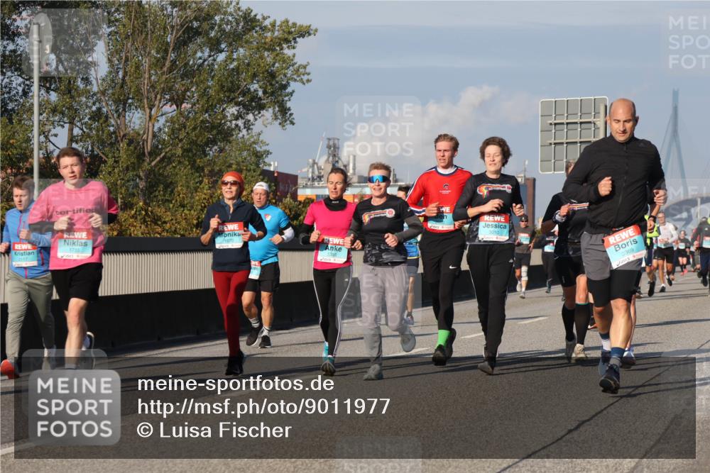 03.10.2025 - Köhlbrandbrückenlauf Luisa Fischer http://msf.ph/oto/9011977 03.10.2025 10:54:44 Position 3 1755, 1670, 3010, 3369 meine-sportfotos.de