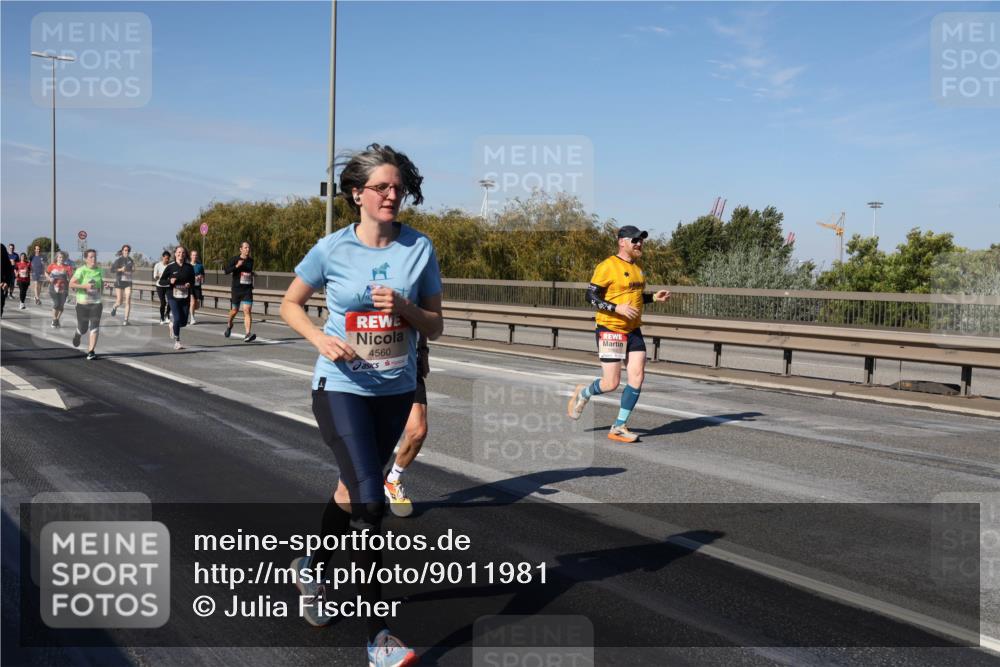 03.10.2025 - Köhlbrandbrückenlauf Julia Fischer http://msf.ph/oto/9011981 03.10.2025 13:01:24 Position 3 4560 meine-sportfotos.de