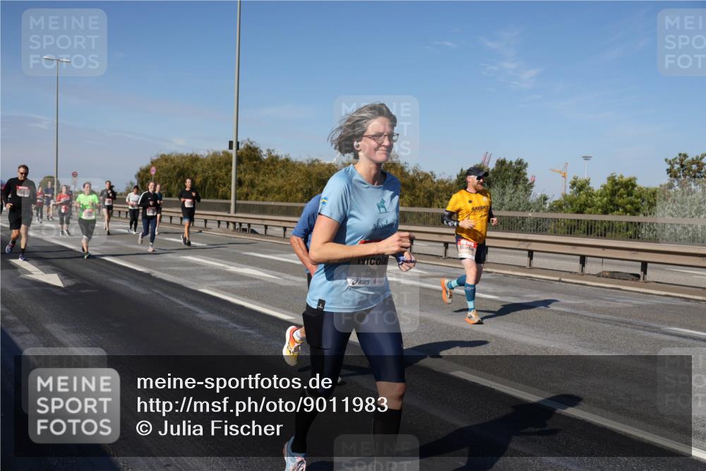 03.10.2025 - Köhlbrandbrückenlauf Julia Fischer http://msf.ph/oto/9011983 03.10.2025 13:01:24 Position 3 4560 meine-sportfotos.de