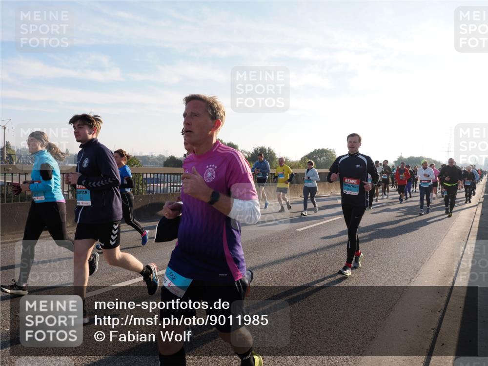 03.10.2025 - Köhlbrandbrückenlauf Fabian Wolf http://msf.ph/oto/9011985 03.10.2025 09:22:49 Position 3 1725, 3562, 3147 meine-sportfotos.de