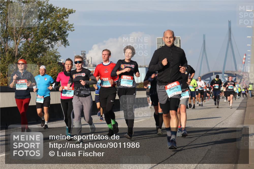 03.10.2025 - Köhlbrandbrückenlauf Luisa Fischer http://msf.ph/oto/9011986 03.10.2025 10:54:45 Position 3 1670, 355, 2560, 3010, 3369, 6493 meine-sportfotos.de
