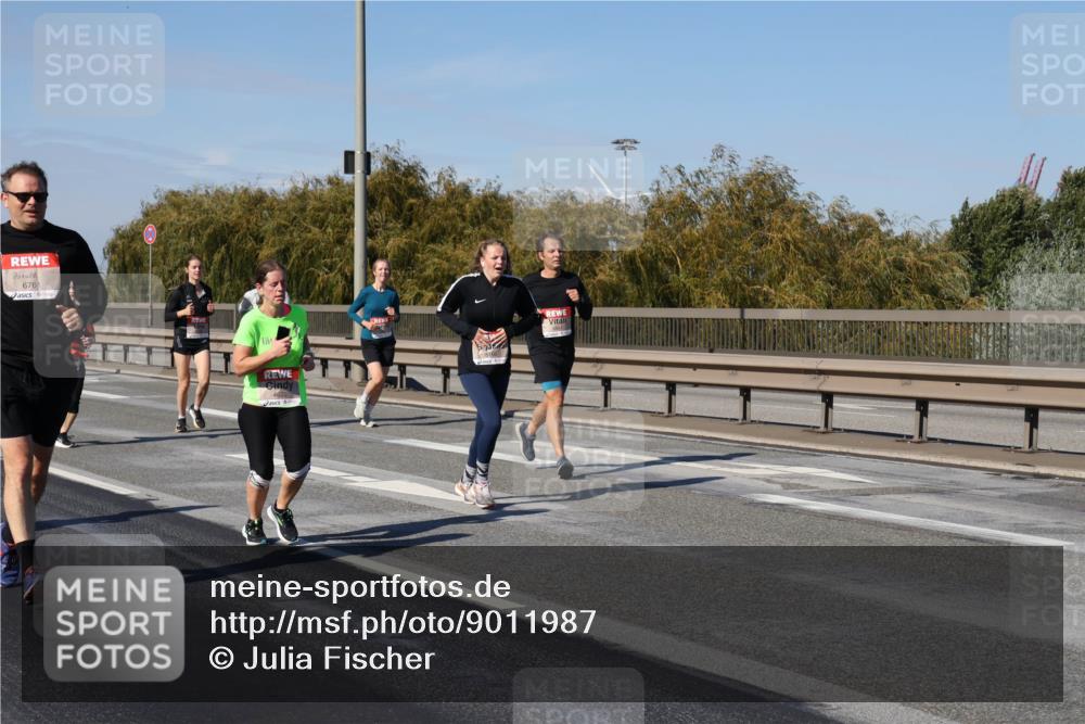 03.10.2025 - Köhlbrandbrückenlauf Julia Fischer http://msf.ph/oto/9011987 03.10.2025 13:01:27 Position 3 676, 5166 meine-sportfotos.de