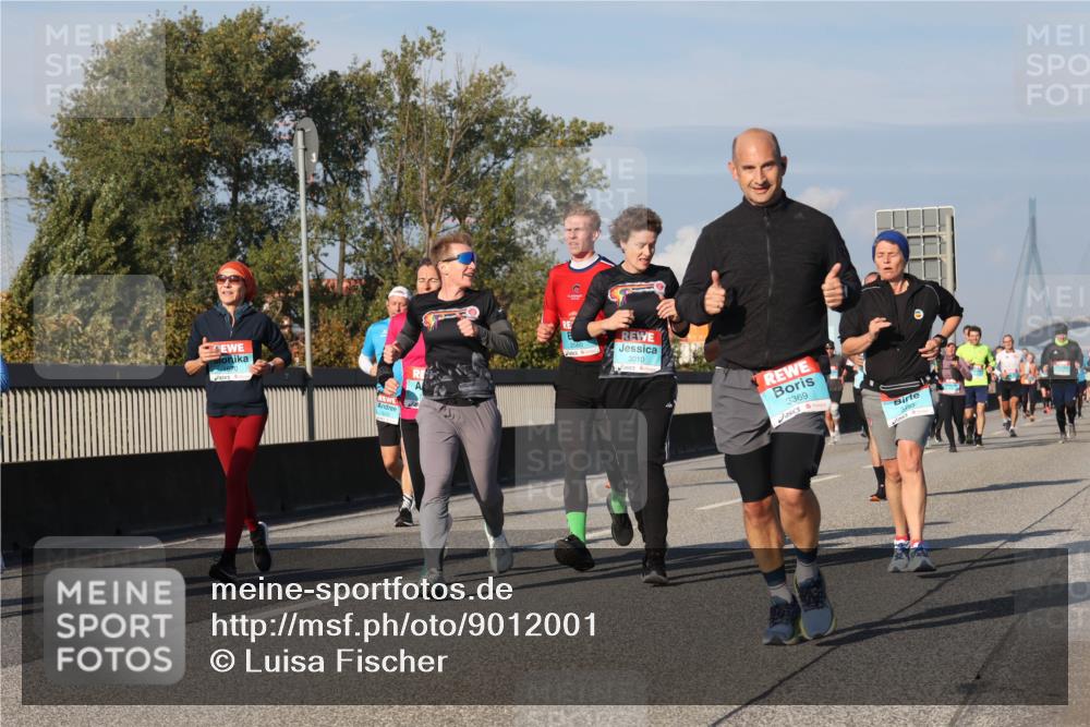 03.10.2025 - Köhlbrandbrückenlauf Luisa Fischer http://msf.ph/oto/9012001 03.10.2025 10:54:46 Position 3 3010, 3369, 3493 meine-sportfotos.de