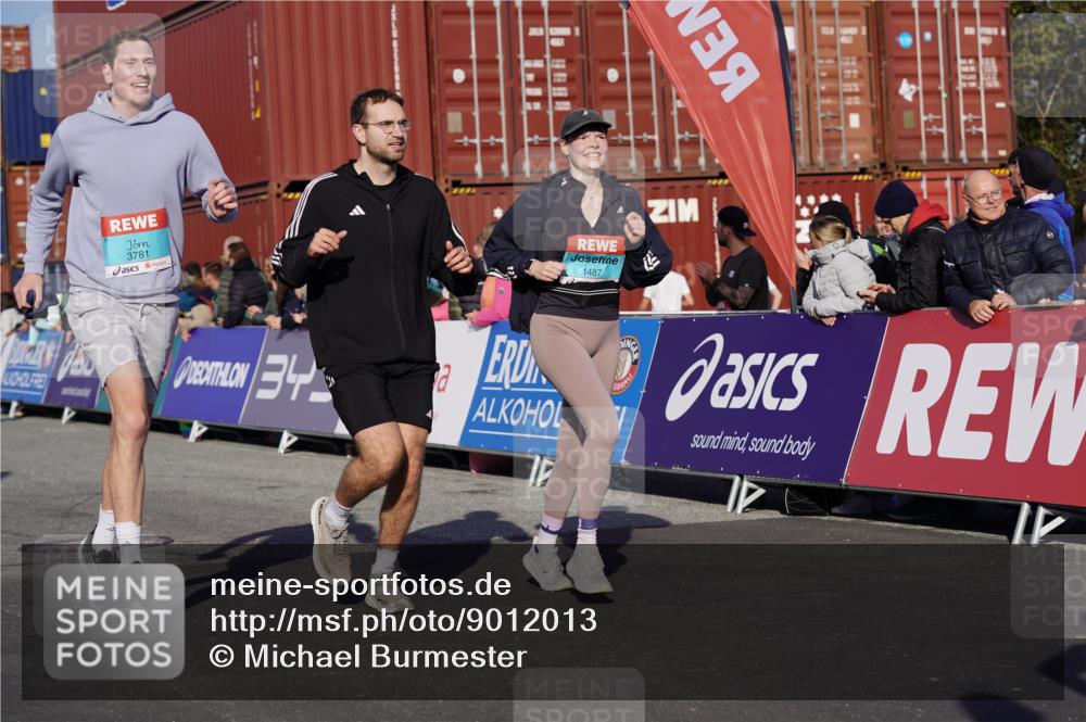 03.10.2025 - Köhlbrandbrückenlauf Michael Burmester http://msf.ph/oto/9012013 03.10.2025 10:12:32 Ziel 1259, 1362, 1487, 1662, 1806, 1865, 2950, 3210, 3315, 3781 meine-sportfotos.de