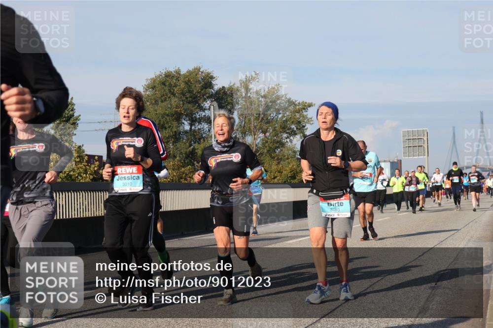 03.10.2025 - Köhlbrandbrückenlauf Luisa Fischer http://msf.ph/oto/9012023 03.10.2025 10:54:49 Position 3 3010, 3493 meine-sportfotos.de