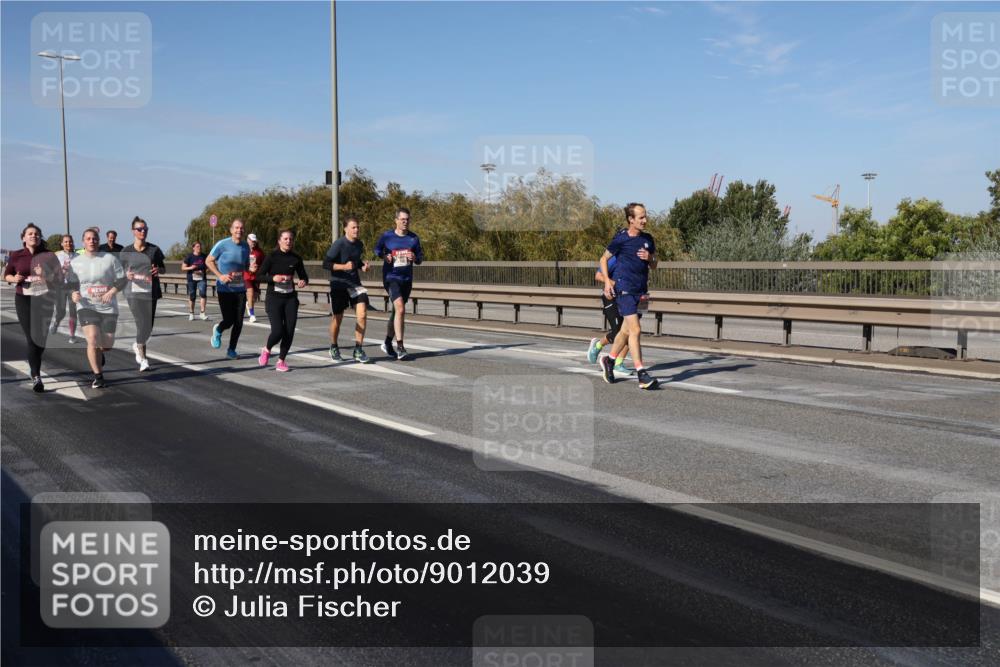 03.10.2025 - Köhlbrandbrückenlauf Julia Fischer http://msf.ph/oto/9012039 03.10.2025 13:01:35 Position 3  meine-sportfotos.de