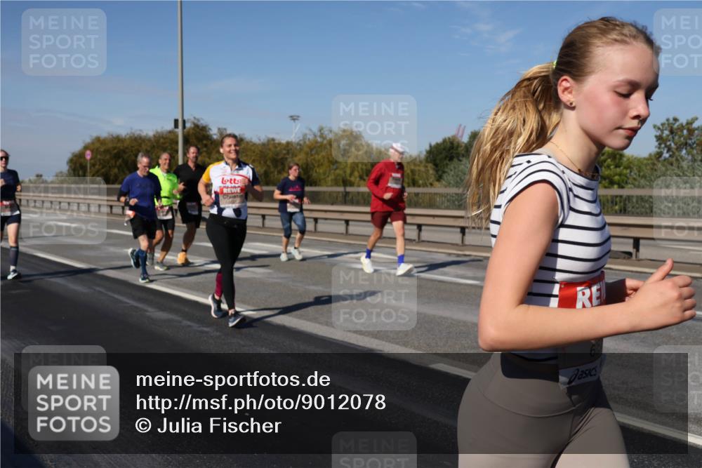 03.10.2025 - Köhlbrandbrückenlauf Julia Fischer http://msf.ph/oto/9012078 03.10.2025 13:01:40 Position 3 61 meine-sportfotos.de
