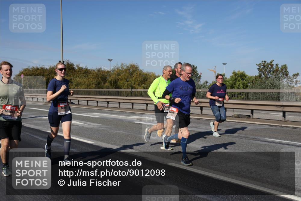 03.10.2025 - Köhlbrandbrückenlauf Julia Fischer http://msf.ph/oto/9012098 03.10.2025 13:01:42 Position 3 4495, 5909 meine-sportfotos.de