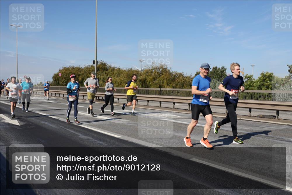 03.10.2025 - Köhlbrandbrückenlauf Julia Fischer http://msf.ph/oto/9012128 03.10.2025 13:01:50 Position 3  meine-sportfotos.de