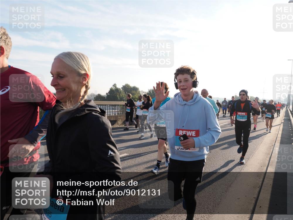03.10.2025 - Köhlbrandbrückenlauf Fabian Wolf http://msf.ph/oto/9012131 03.10.2025 09:22:56 Position 3 2435, 2119 meine-sportfotos.de