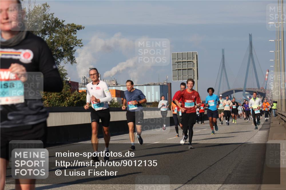 03.10.2025 - Köhlbrandbrückenlauf Luisa Fischer http://msf.ph/oto/9012135 03.10.2025 10:54:59 Position 3 06 meine-sportfotos.de