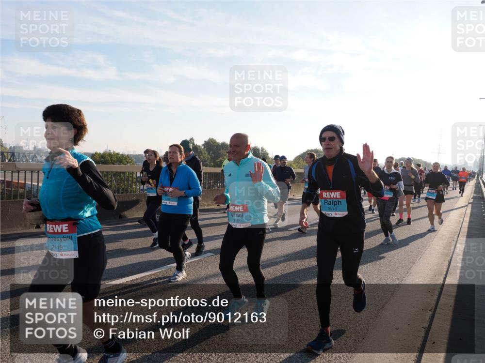 03.10.2025 - Köhlbrandbrückenlauf Fabian Wolf http://msf.ph/oto/9012163 03.10.2025 09:22:57 Position 3 2119, 2315, 1861, 3116 meine-sportfotos.de