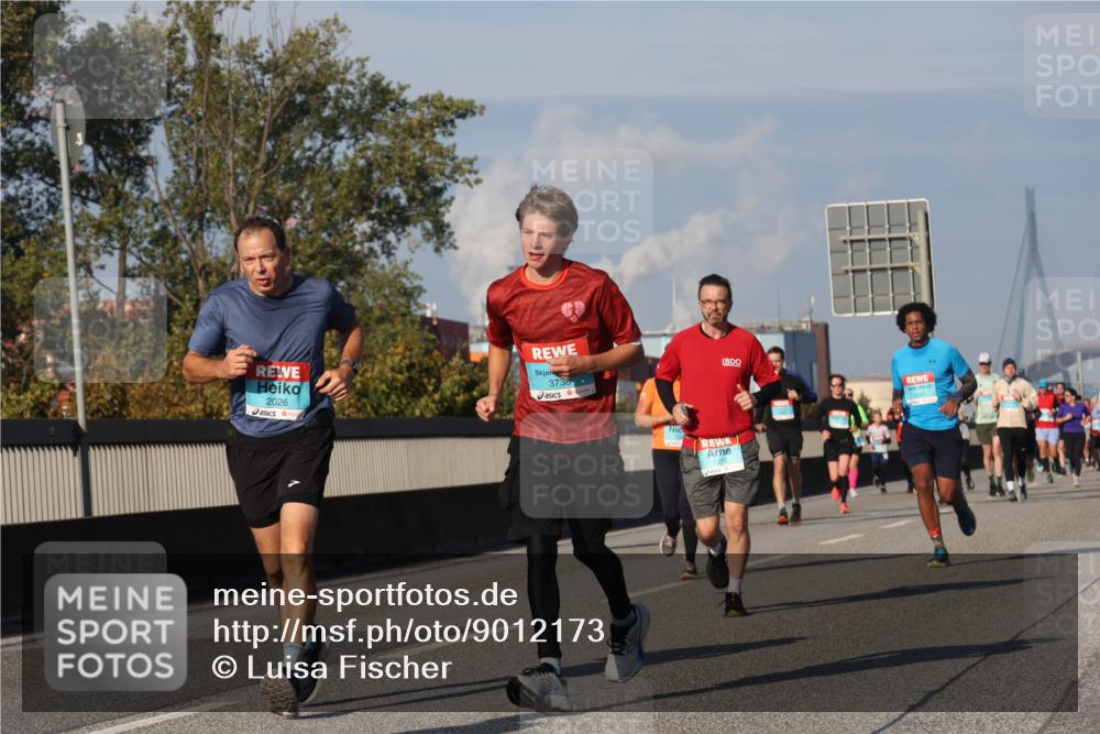 03.10.2025 - Köhlbrandbrückenlauf Luisa Fischer http://msf.ph/oto/9012173 03.10.2025 10:55:02 Position 3 2026, 3738, 1375 meine-sportfotos.de