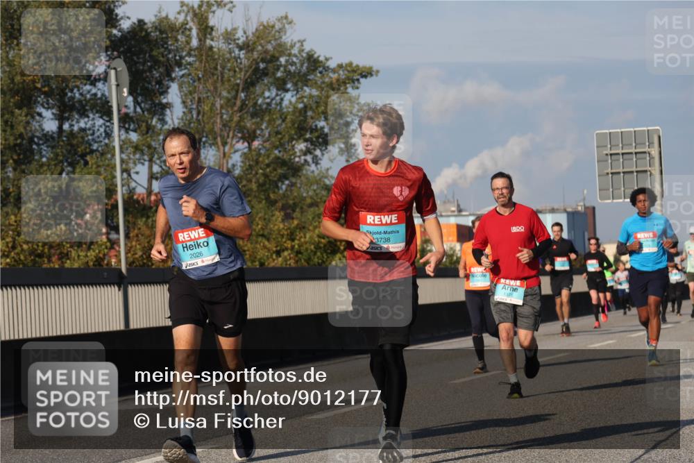 03.10.2025 - Köhlbrandbrückenlauf Luisa Fischer http://msf.ph/oto/9012177 03.10.2025 10:55:03 Position 3 2026, 3738, 1375 meine-sportfotos.de