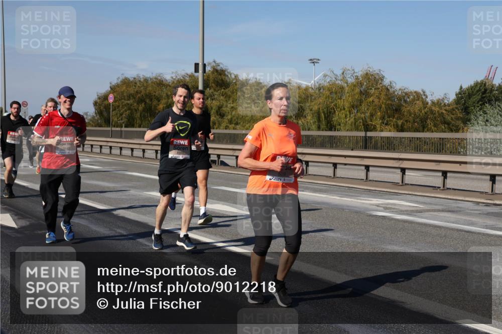 03.10.2025 - Köhlbrandbrückenlauf Julia Fischer http://msf.ph/oto/9012218 03.10.2025 13:02:14 Position 3 5943, 4988 meine-sportfotos.de