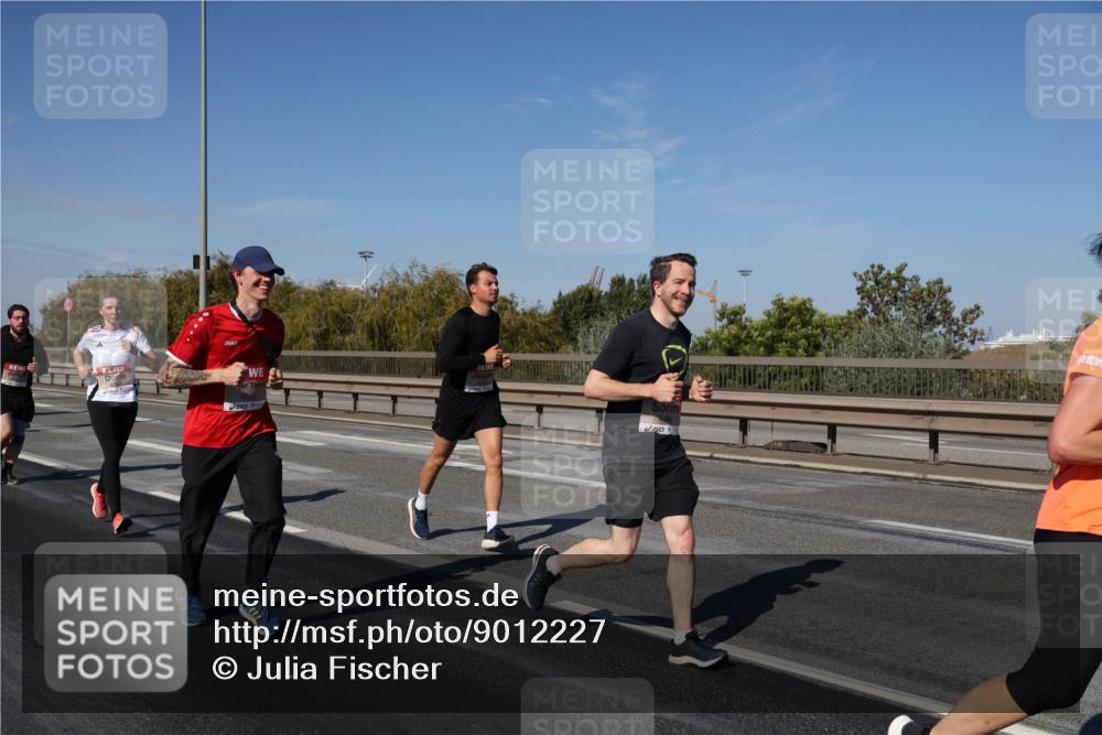 03.10.2025 - Köhlbrandbrückenlauf Julia Fischer http://msf.ph/oto/9012227 03.10.2025 13:02:15 Position 3  meine-sportfotos.de