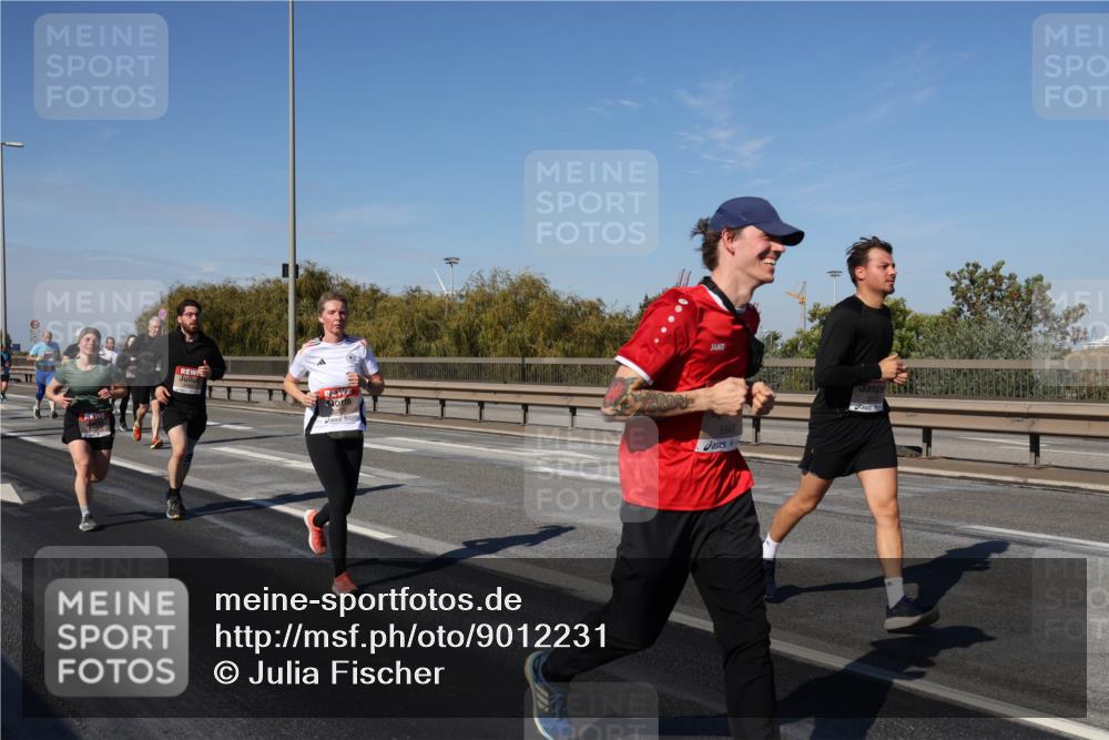 03.10.2025 - Köhlbrandbrückenlauf Julia Fischer http://msf.ph/oto/9012231 03.10.2025 13:02:16 Position 3 5943 meine-sportfotos.de
