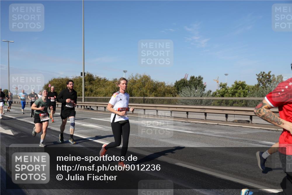 03.10.2025 - Köhlbrandbrückenlauf Julia Fischer http://msf.ph/oto/9012236 03.10.2025 13:02:16 Position 3  meine-sportfotos.de
