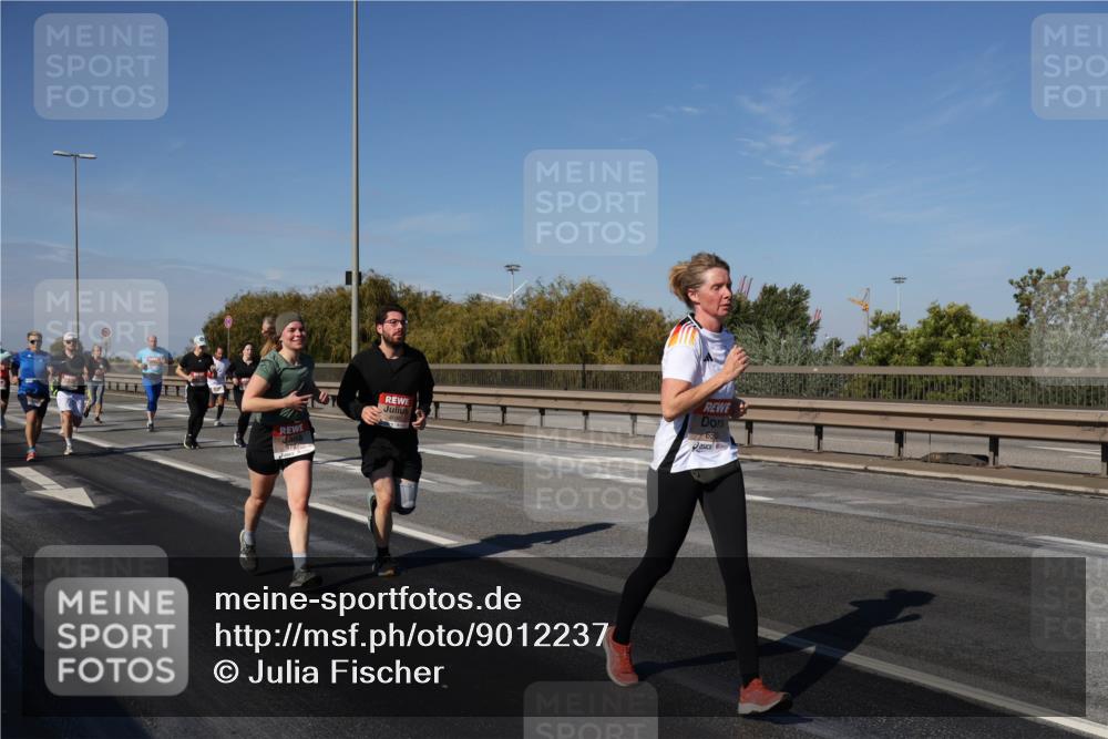 03.10.2025 - Köhlbrandbrückenlauf Julia Fischer http://msf.ph/oto/9012237 03.10.2025 13:02:17 Position 3 65 meine-sportfotos.de