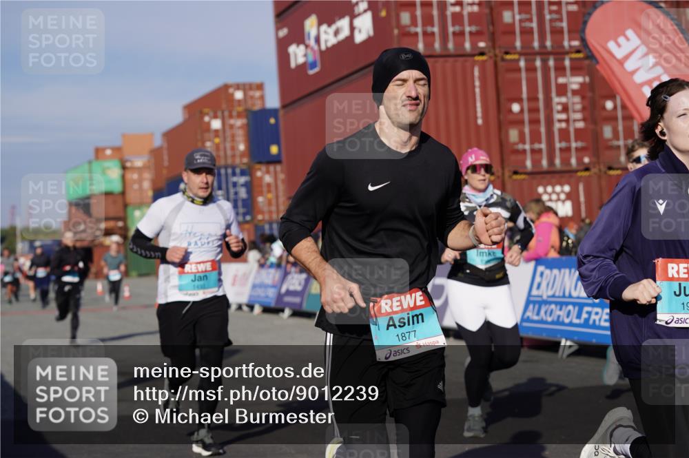 03.10.2025 - Köhlbrandbrückenlauf Michael Burmester http://msf.ph/oto/9012239 03.10.2025 10:12:43 Ziel 1387, 1392, 1491, 1535, 1806, 1877, 1909, 1933, 2098, 3643 meine-sportfotos.de