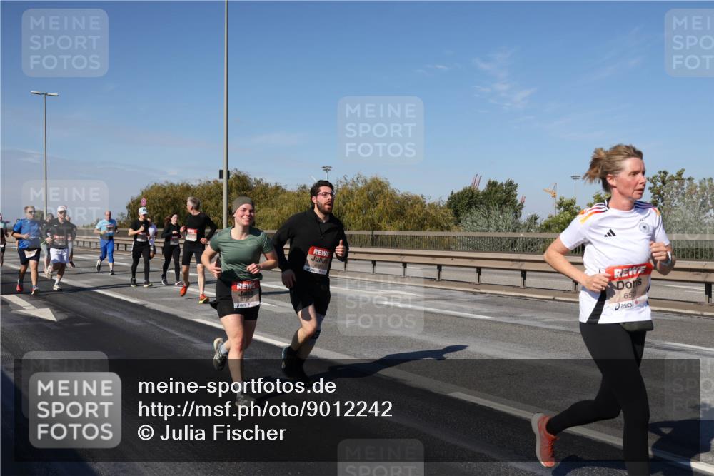 03.10.2025 - Köhlbrandbrückenlauf Julia Fischer http://msf.ph/oto/9012242 03.10.2025 13:02:17 Position 3 650 meine-sportfotos.de