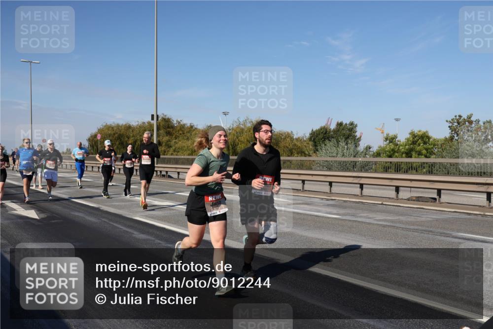 03.10.2025 - Köhlbrandbrückenlauf Julia Fischer http://msf.ph/oto/9012244 03.10.2025 13:02:18 Position 3 4727 meine-sportfotos.de