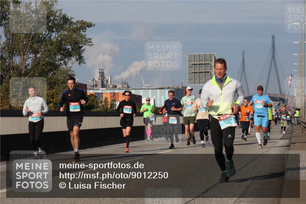 03.10.2025 - Köhlbrandbrückenlauf Luisa Fischer http://msf.ph/oto/9012250 03.10.2025 10:55:09 Position 3  meine-sportfotos.de