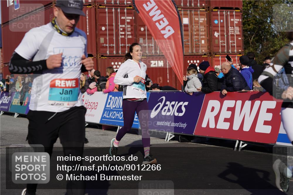 03.10.2025 - Köhlbrandbrückenlauf Michael Burmester http://msf.ph/oto/9012266 03.10.2025 10:12:45 Ziel 1387, 1392, 1491, 1535, 1877, 1909, 1933, 2098, 2799, 3643 meine-sportfotos.de