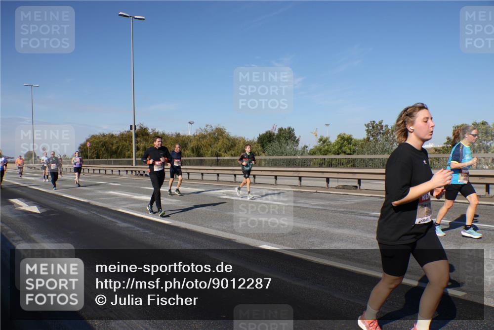 03.10.2025 - Köhlbrandbrückenlauf Julia Fischer http://msf.ph/oto/9012287 03.10.2025 13:02:28 Position 3  meine-sportfotos.de