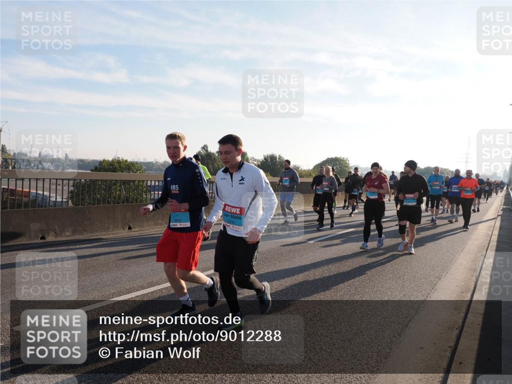 03.10.2025 - Köhlbrandbrückenlauf Fabian Wolf http://msf.ph/oto/9012288 03.10.2025 09:23:01 Position 3 3829, 2930 meine-sportfotos.de