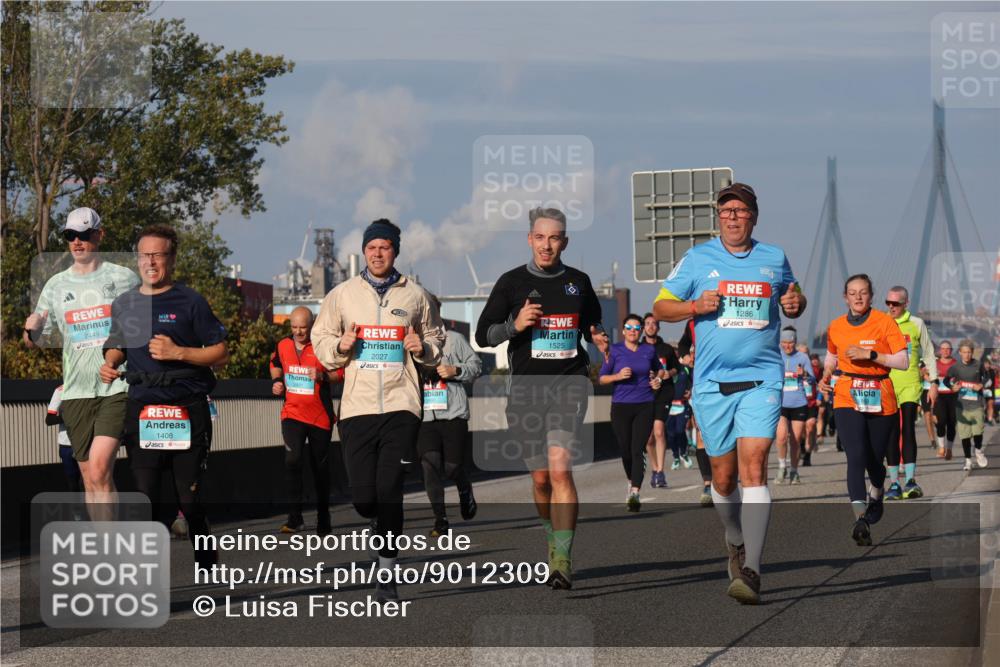 03.10.2025 - Köhlbrandbrückenlauf Luisa Fischer http://msf.ph/oto/9012309 03.10.2025 10:55:14 Position 3 2449, 1408, 2891, 2027, 1525, 1286 meine-sportfotos.de