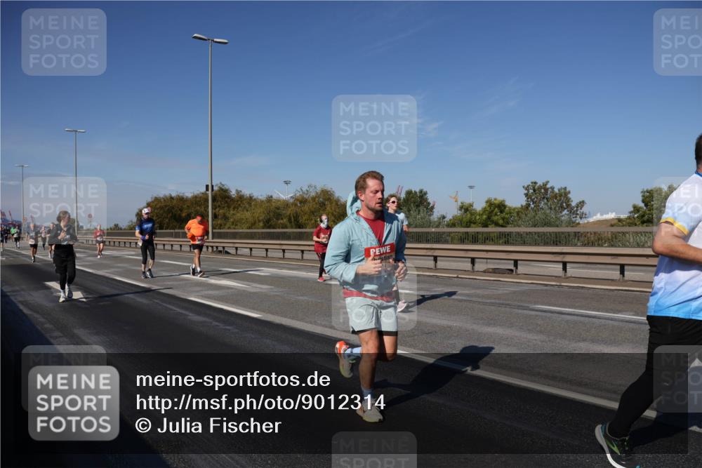 03.10.2025 - Köhlbrandbrückenlauf Julia Fischer http://msf.ph/oto/9012314 03.10.2025 13:02:35 Position 3  meine-sportfotos.de