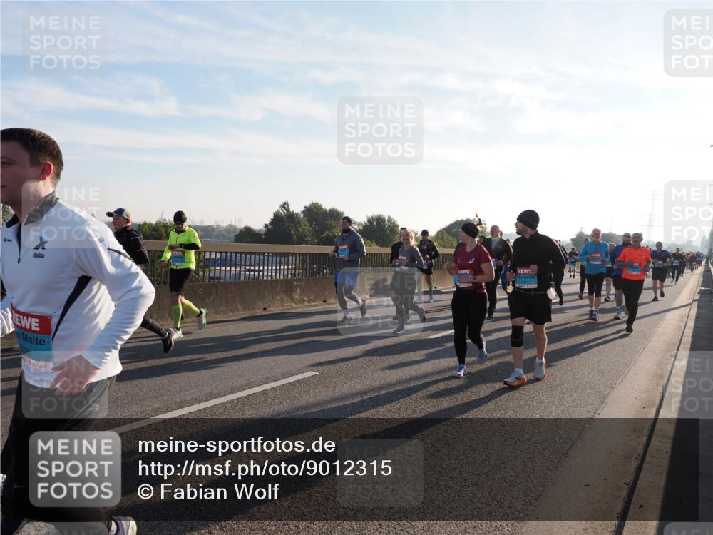 03.10.2025 - Köhlbrandbrückenlauf Fabian Wolf http://msf.ph/oto/9012315 03.10.2025 09:23:02 Position 3 930 meine-sportfotos.de