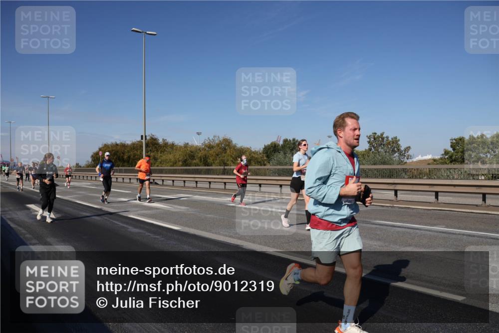 03.10.2025 - Köhlbrandbrückenlauf Julia Fischer http://msf.ph/oto/9012319 03.10.2025 13:02:36 Position 3  meine-sportfotos.de