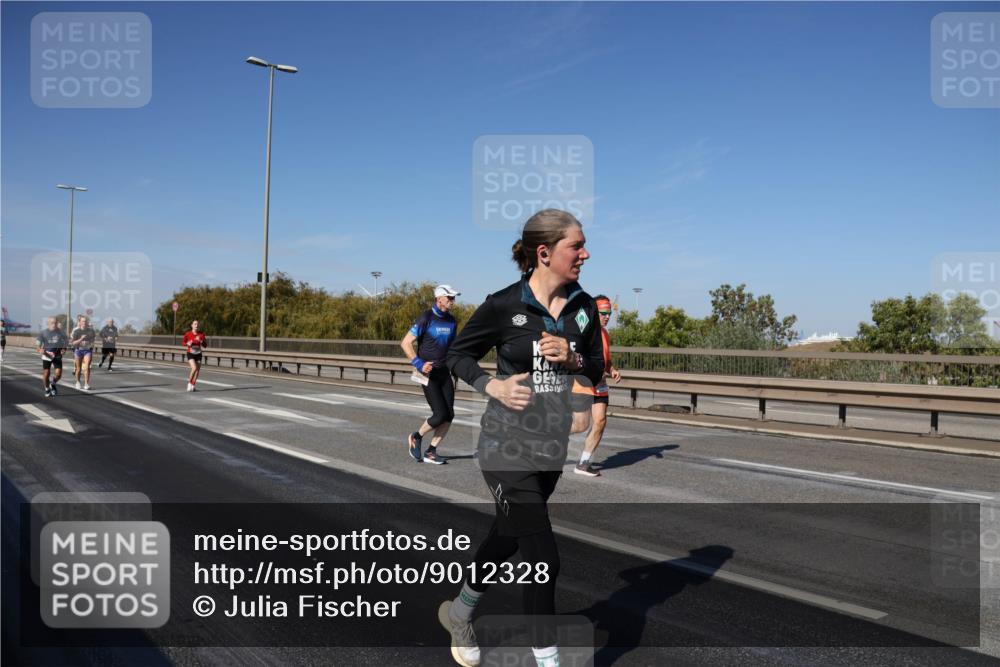 03.10.2025 - Köhlbrandbrückenlauf Julia Fischer http://msf.ph/oto/9012328 03.10.2025 13:02:39 Position 3  meine-sportfotos.de
