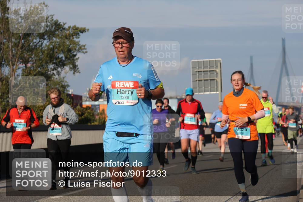 03.10.2025 - Köhlbrandbrückenlauf Luisa Fischer http://msf.ph/oto/9012333 03.10.2025 10:55:17 Position 3 2891, 2890, 1286, 1858 meine-sportfotos.de