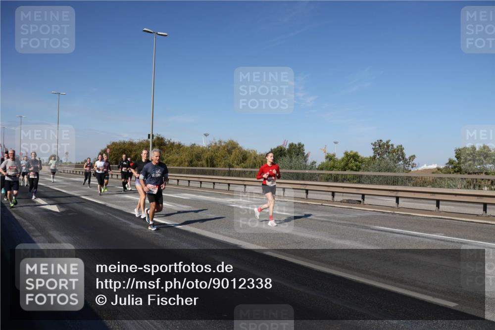 03.10.2025 - Köhlbrandbrückenlauf Julia Fischer http://msf.ph/oto/9012338 03.10.2025 13:02:43 Position 3  meine-sportfotos.de