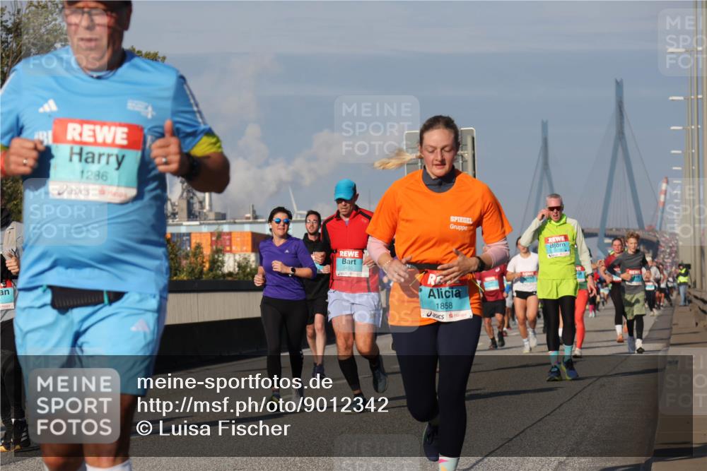 03.10.2025 - Köhlbrandbrückenlauf Luisa Fischer http://msf.ph/oto/9012342 03.10.2025 10:55:18 Position 3 1286, 2450, 1858 meine-sportfotos.de