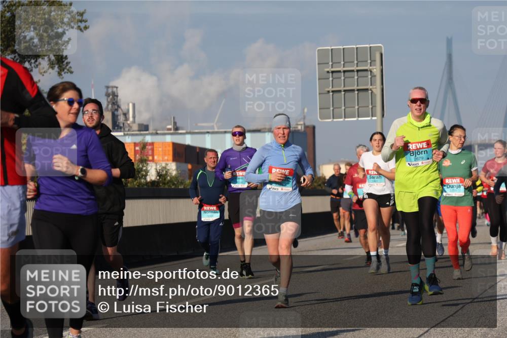 03.10.2025 - Köhlbrandbrückenlauf Luisa Fischer http://msf.ph/oto/9012365 03.10.2025 10:55:21 Position 3 2679, 1401, 3709 meine-sportfotos.de