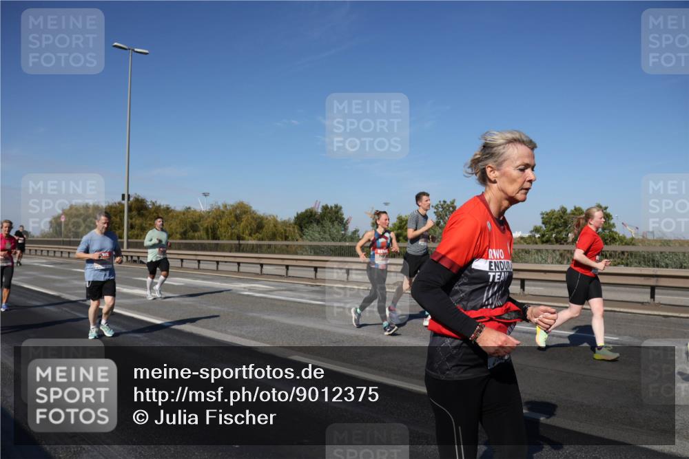03.10.2025 - Köhlbrandbrückenlauf Julia Fischer http://msf.ph/oto/9012375 03.10.2025 13:02:49 Position 3  meine-sportfotos.de