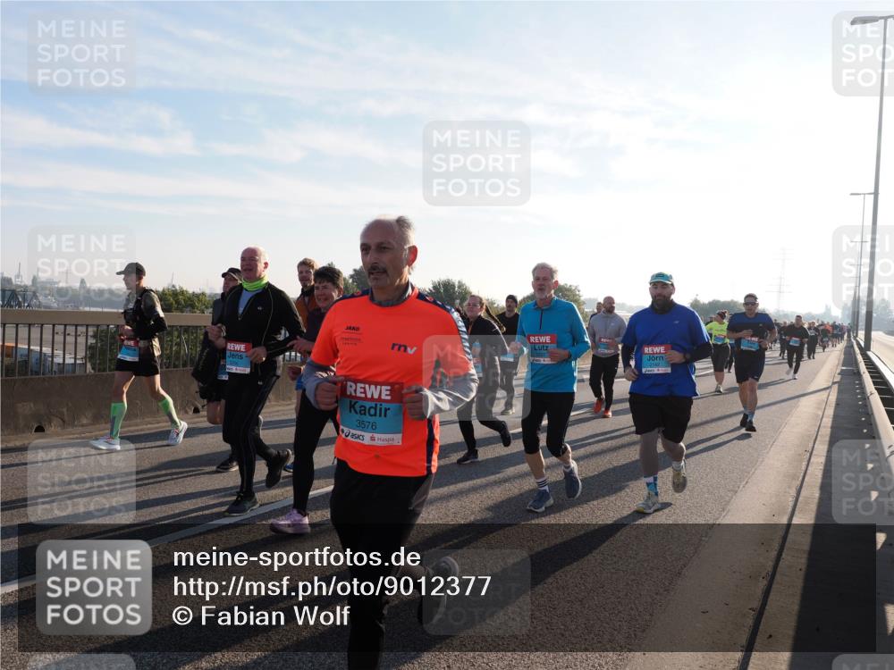 03.10.2025 - Köhlbrandbrückenlauf Fabian Wolf http://msf.ph/oto/9012377 03.10.2025 09:23:05 Position 3 2037, 3576 meine-sportfotos.de