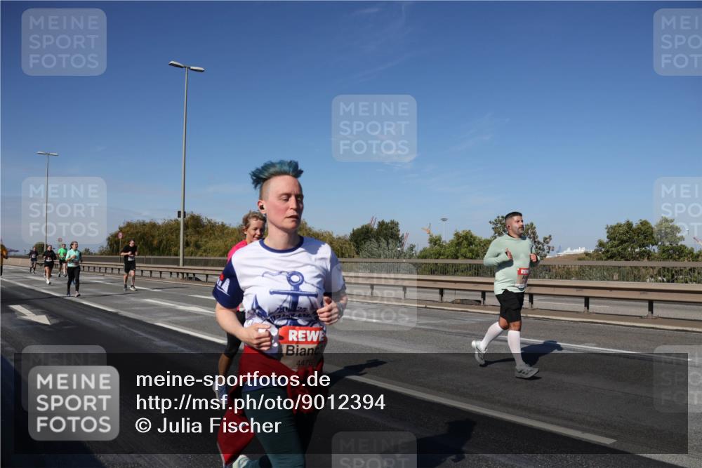 03.10.2025 - Köhlbrandbrückenlauf Julia Fischer http://msf.ph/oto/9012394 03.10.2025 13:02:52 Position 3 4476 meine-sportfotos.de