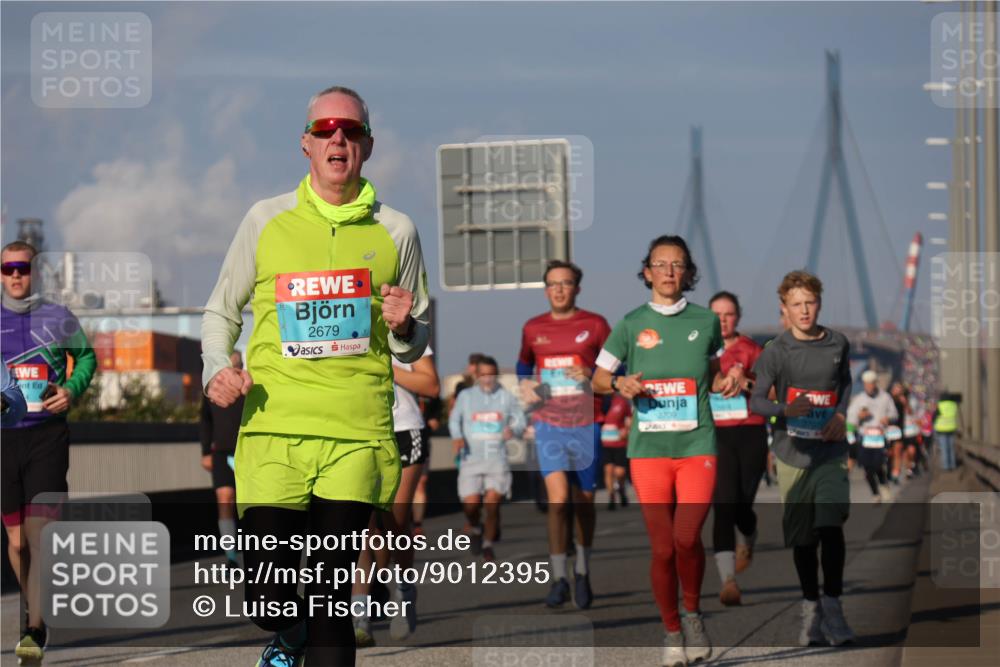 03.10.2025 - Köhlbrandbrückenlauf Luisa Fischer http://msf.ph/oto/9012395 03.10.2025 10:55:24 Position 3 2679, 3709 meine-sportfotos.de