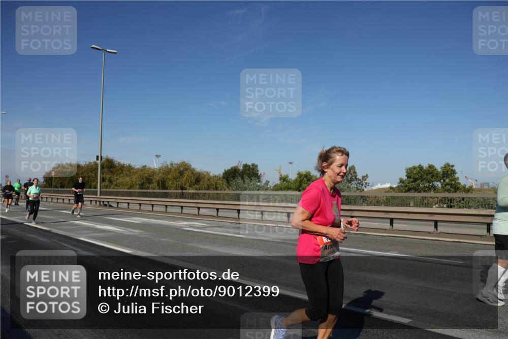 03.10.2025 - Köhlbrandbrückenlauf Julia Fischer http://msf.ph/oto/9012399 03.10.2025 13:02:53 Position 3 6649 meine-sportfotos.de