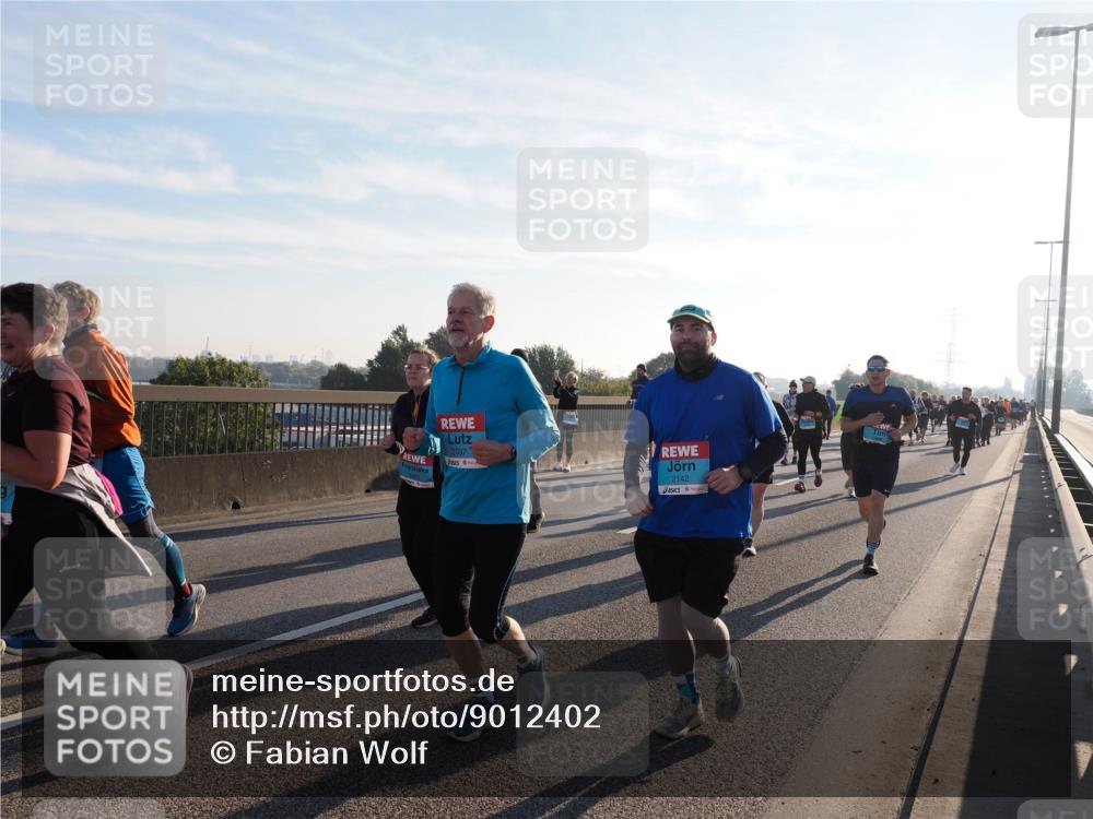 03.10.2025 - Köhlbrandbrückenlauf Fabian Wolf http://msf.ph/oto/9012402 03.10.2025 09:23:06 Position 3 2037, 2142 meine-sportfotos.de