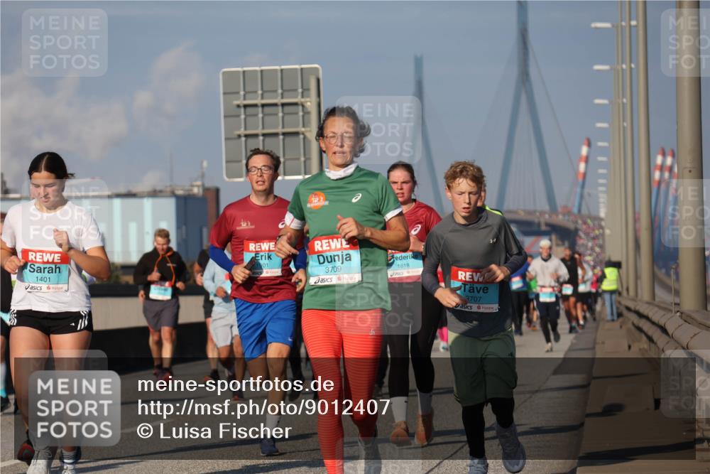 03.10.2025 - Köhlbrandbrückenlauf Luisa Fischer http://msf.ph/oto/9012407 03.10.2025 10:55:25 Position 3 1401, 1901, 3709, 1818, 3707 meine-sportfotos.de