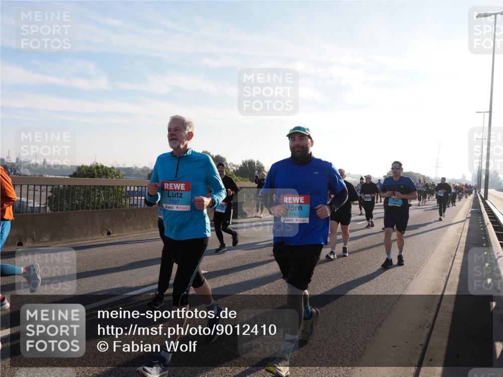 03.10.2025 - Köhlbrandbrückenlauf Fabian Wolf http://msf.ph/oto/9012410 03.10.2025 09:23:06 Position 3 2037, 2142 meine-sportfotos.de